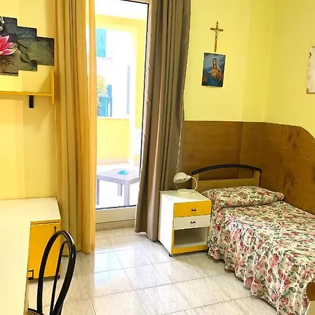 Hostel Madre Santina *